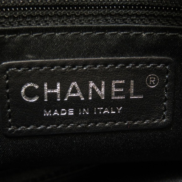 Chanel Chain Tote Bag Lambskin - Picture 6 of 10